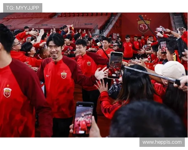 海港上海银行签约 武磊安永佳出席