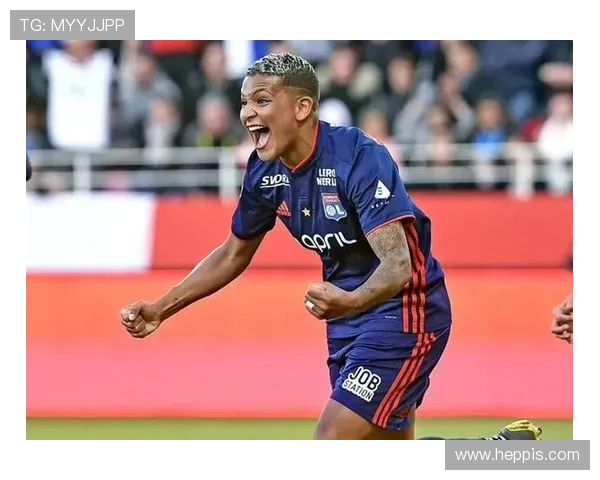 酋长球场里的里昂女足挑战